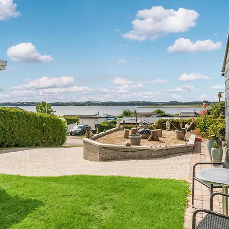 Beautiful In With Kitchen *