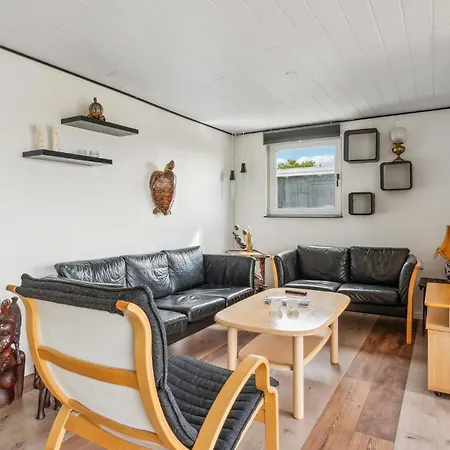 Beautiful In With Kitchen Holiday home