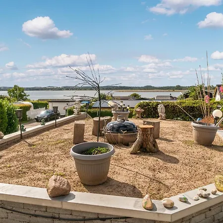 Vakantiehuis Beautiful In With Kitchen